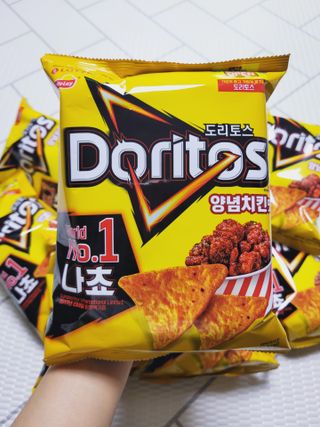 롯데제과 도리토스 양념치킨맛 — 5점을 준 리뷰어가 2021년 4월 올린 사용 사진