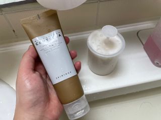 스킨1004 [SKIN1004] 마다가스카르 센텔라 앰플 폼 125ml — 5점을 준 리뷰어가 2024년 8월 올린 사용 사진
