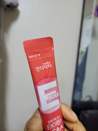 [인디닥터] 타이탄 BCAA 프로틴 젤리스틱 — 5점을 준 리뷰어가 2022년 3월 올린 사용 사진