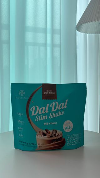 달달슬림쉐이크 구매평★달달슬림 맛있는 단백질 쉐이크 파우치 다이어트 식사대용 프로틴 파우더 보충제 — 5점을 준 리뷰어가 2025년 8월 올린 사용 사진