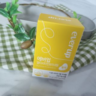 [몸엔용] 에버업 멀티비타민&미네랄, 눈건강 루테인 혈행건강 오메가3, 면역 프로바이오틱스 3종 택1 — 5점을 준 리뷰어가 2022년 4월 올린 사용 사진