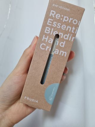 [후르디아] 끈적임 없는 착한성분 비건  핸드크림 3종 — 5점을 준 리뷰어가 2022년 2월 올린 사용 사진