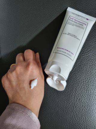 셀프 모이스처라이징 프로텍션 크림 셀프 모이스처라이징 프로텍션크림 — 5점을 준 리뷰어가 2022년 4월 올린 사용 사진