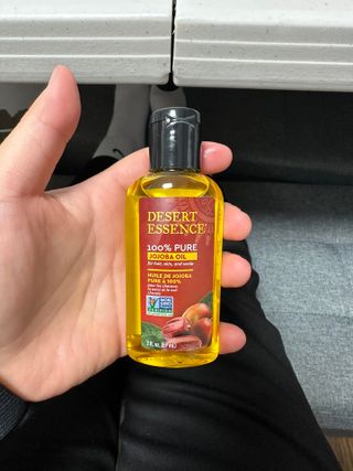 데저트에센스 비정제냉압착 퓨어 호호바오일 59ml — 5점을 준 리뷰어가 2023년 10월 올린 사용 사진
