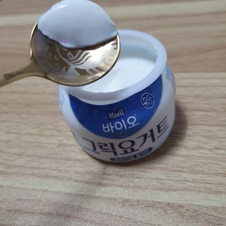 매일바이오 그릭요거트 오리지널 플레인 4개, 로스터리 커피믹스 4개 — 2점을 준 리뷰어가 2021년 12월 올린 사용 사진