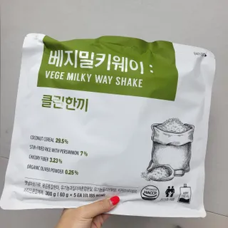 클린24시간  클린한끼 쉐이크 1세트 (5개) — 5점을 준 리뷰어가 2022년 9월 올린 사용 사진