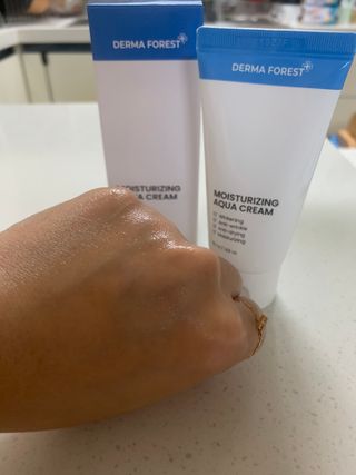 더마포레스트 모이스처라이징 아쿠아크림 / 수분크림 히알루론산 펩타이드 보습 미백 주름개선 — 5점을 준 리뷰어가 2021년 6월 올린 사용 사진