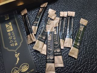 헬스업_천명진프리미엄홍삼스틱_10ml x 30포 — 3.5점을 준 리뷰어가 2021년 1월 올린 사용 사진