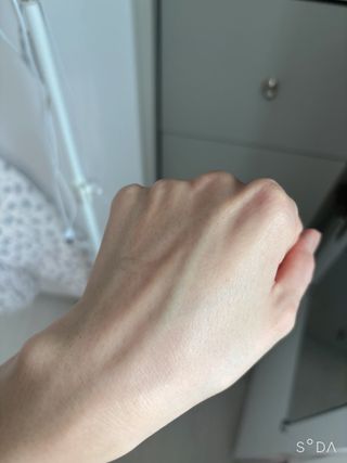 나우 [리브엠] 화해 1등 수분앰플 , 엑소코어 워터풀 텐션 앰플 — 5점을 준 리뷰어가 2025년 3월 올린 사용 사진