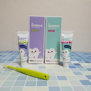 닥터데디스 안심저불소 키즈치약 (라즈베리, 청포도향 중 택 1) 60g +  여행용 미니 치약 15g — 5점을 준 리뷰어가 2022년 8월 올린 사용 사진