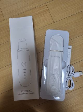 디하우트 랩 4 in 1 갈바닉 아쿠아 워터 필링기 스킨스크러버 — 4.5점을 준 리뷰어가 2021년 11월 올린 사용 사진