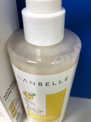 랑벨 내츄럴 딥 포어 클렌저 210ml (저자극 약산성 천연 클렌징 젤) — 5점을 준 리뷰어가 2022년 3월 올린 사용 사진