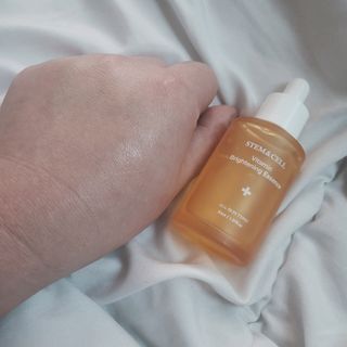 체르엠 스템앤셀 비타민 브라이트닝 에센스 30ml 1개 — 5점을 준 리뷰어가 2022년 1월 올린 사용 사진