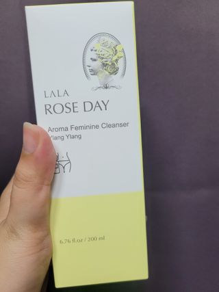 라라로즈데이 시즌2 여성청결제 200ml 아로마 페미민 클렌저, 독일더마인증 — 5점을 준 리뷰어가 2021년 9월 올린 사용 사진