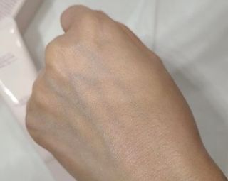 프리마인 선크림만 바꿨을 뿐인데 매일 물 2L챙겨먹고 기초케어 완벽하게 한 물빛피부 완성,셀라브UV프로텍터 — 5점을 준 리뷰어가 2023년 6월 올린 사용 사진