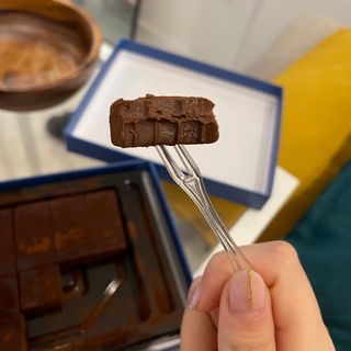 연말/새해선물 요즘 트렌드 오트밀크 생초콜릿 호불호 없는 카카올라 Bast 밀크생초콜릿 — 5점을 준 리뷰어가 2021년 10월 올린 사용 사진