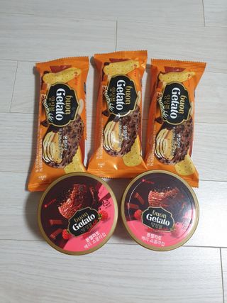 롯데제과 본젤라또 비스킷&바닐라카라멜바, 본젤라또 베리쇼콜라컵 — 5점을 준 리뷰어가 2021년 11월 올린 사용 사진