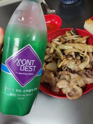 몽베스트 Montbest with Sparkling water Plain 20병 — 4점을 준 리뷰어가 2021년 11월 올린 사용 사진