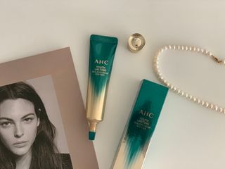 [NEW 탄력유턴 아이크림] AHC 유스 래스팅 리얼 아이크림 포 페이스 — 5점을 준 리뷰어가 2021년 3월 올린 사용 사진