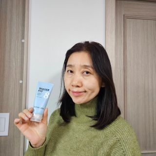 나우 [리브엠]피부 속부터 겹겹이, 촘촘하게! 워터핏8중 수분착붙 크림 — 5점을 준 리뷰어가 2024년 12월 올린 사용 사진