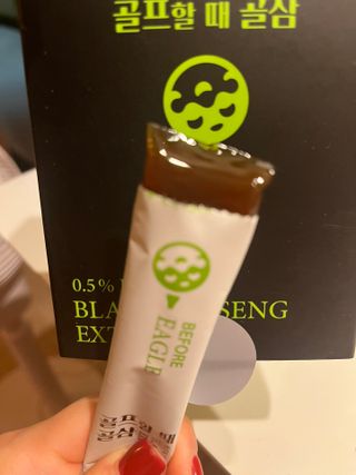 블랙37 골프할 때 골삼 흑삼젤리스틱 20g x 10포 — 4.5점을 준 리뷰어가 2022년 4월 올린 사용 사진