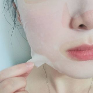 쿠피 피디알엔 연어 더마 페이셜 마스크 — 5점을 준 리뷰어가 2021년 11월 올린 사용 사진