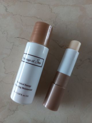 더사가오브수 [사가수] 효혜윤 보태니컬 에너지 에센스인로션 20ml /아이포올 스틱 3g — 4.5점을 준 리뷰어가 2023년 2월 올린 사용 사진