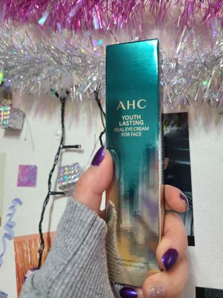 [NEW 탄력유턴 아이크림] AHC 유스 래스팅 리얼 아이크림 포 페이스 — 4점을 준 리뷰어가 2021년 2월 올린 사용 사진