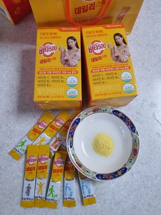 광동생활건강 [광동] 비타500데일리스틱 크리스마스 에디션 60포+20포 추가 증정&쇼핑백+스티커 gift — 5점을 준 리뷰어가 2021년 12월 올린 사용 사진
