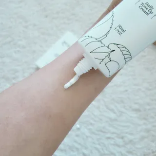 렉스리 데일리 톤업 크림 Rexri Daily Tone Up Cream — 5점을 준 리뷰어가 2022년 9월 올린 사용 사진