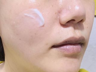 아이앤립 / EYENLIP 아이앤립 연어오일 리바이탈라이징 크림 — 3점을 준 리뷰어가 2021년 4월 올린 사용 사진