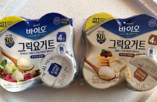 매일바이오 그릭요거트 오리지널 플레인 4개, 로스터리 커피믹스 4개 — 3.5점을 준 리뷰어가 2021년 12월 올린 사용 사진