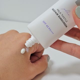 바노바기 코스메틱 바노바기 밀크씨슬 리페어 시카 선스크린 플러스 50ml — 5점을 준 리뷰어가 2023년 2월 올린 사용 사진