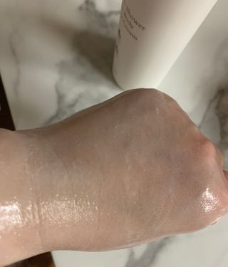 [엠메이데이] 샤워인샤워 화이트 바디 톤업크림 300g — 5점을 준 리뷰어가 2021년 12월 올린 사용 사진