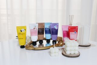 쿤달 BT21 시어버터 앤 마카다미아 퓨어 핸드크림 50ml 7구 기프트 세트 — 5점을 준 리뷰어가 2021년 3월 올린 사용 사진