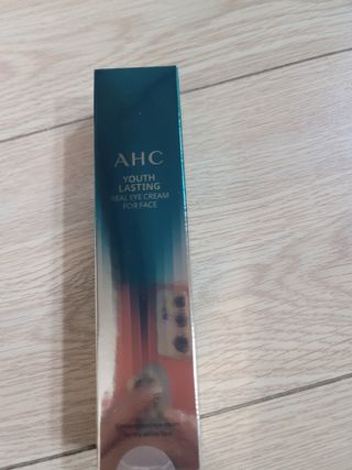 [NEW 탄력유턴 아이크림] AHC 유스 래스팅 리얼 아이크림 포 페이스 — 5점을 준 리뷰어가 2021년 3월 올린 사용 사진