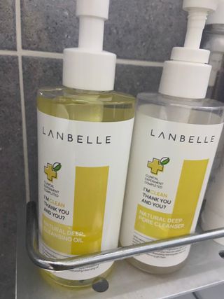 랑벨 내츄럴 딥 클렌징 오일 200ml (저자극 약산성 천연 클렌징) — 4.5점을 준 리뷰어가 2022년 5월 올린 사용 사진