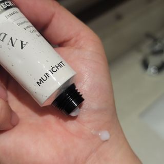 멈칫(MUMCHIT) 넥퍼퓸 NECKPERFUME 2가지 향 — 5점을 준 리뷰어가 2021년 11월 올린 사용 사진