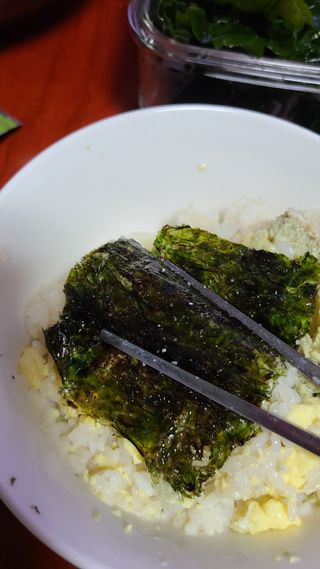 [해림맛김] 들기름에 구운 바삭바삭 김 4종 세트 + 1종 랜덤발송 총5개입 — 5점을 준 리뷰어가 2021년 2월 올린 사용 사진