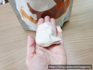 [펫시밀] 원물그대로 영양듬뿍 동결건조 왕북어트릿300g,왕치킨트릿400g,열빙어트릿300g 대용량 간식 — 5점을 준 리뷰어가 2023년 5월 올린 사용 사진