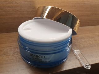비엠비코 [썸머케어] 퀸79 노블 골드 아쿠아크림+더 선스틱 SPF50+PA+++ — 5점을 준 리뷰어가 2021년 6월 올린 사용 사진