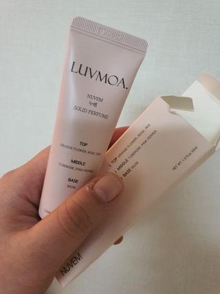 러브모아 향수 고체향수 승무원 고체향수 바르는 향수 니치향수 도손 우드세이지 앤 씨솔트 — 4.5점을 준 리뷰어가 2022년 11월 올린 사용 사진