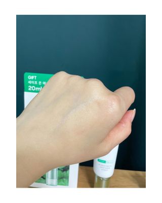 [AHC] 세이프온 에센스 선크림 올리브영 스페셜 증정 기획세트 — 5점을 준 리뷰어가 2022년 6월 올린 사용 사진
