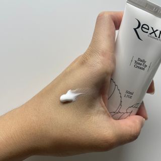 렉스리 데일리 톤업 크림 Rexri Daily Tone Up Cream — 5점을 준 리뷰어가 2022년 8월 올린 사용 사진