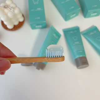 치과에서 쓰는 치약 _ 라벨제로 저불소 꼬마, 키즈, 유아, 베이비, 주니어 안전한 어린이치약 — 5점을 준 리뷰어가 2022년 11월 올린 사용 사진