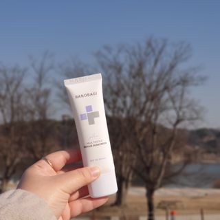 바노바기 코스메틱 바노바기 밀크씨슬 리페어 시카 선스크린 플러스 50ml — 5점을 준 리뷰어가 2023년 3월 올린 사용 사진