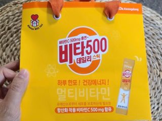 광동제약 [광동] 비타500데일리스틱 70포X2개 + 뚱랑이엽서 + 쇼핑백 증정 — 5점을 준 리뷰어가 2022년 1월 올린 사용 사진