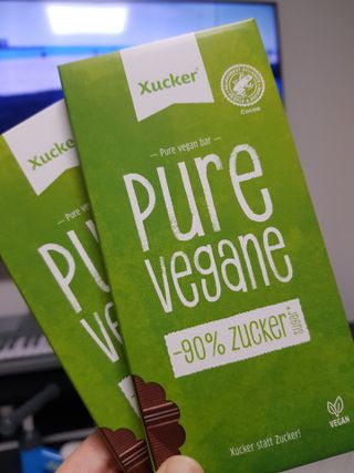 당류2g 자일리톨로 단맛을낸 슈카 퓨어비건 무설탕초콜릿 Xucker vegan 2개입 — 5점을 준 리뷰어가 2021년 4월 올린 사용 사진