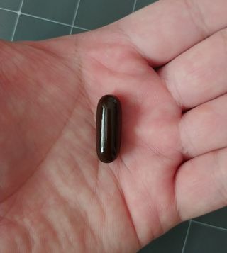 Swisse 스위스 고함량 프로폴리스 2,000mg 210정 — 5점을 준 리뷰어가 2021년 11월 올린 사용 사진