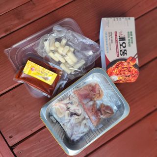 화끈한녀석들 새오똥400g 새우,오징어,똥집 볶음요리 소스,밀떡, 참기름 포함 — 3점을 준 리뷰어가 2022년 11월 올린 사용 사진